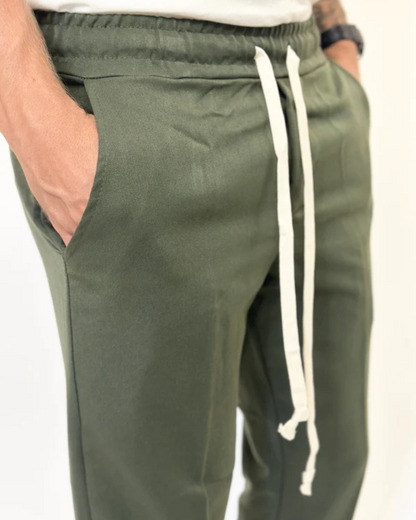 Calças Jogger para Homem com Corte Descontraído e Cintura com Cordão Elástico