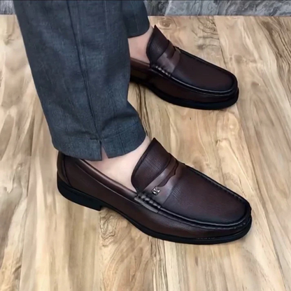 Sapatos de Couro Genuíno para Homem com Acabamento de Alta Qualidade