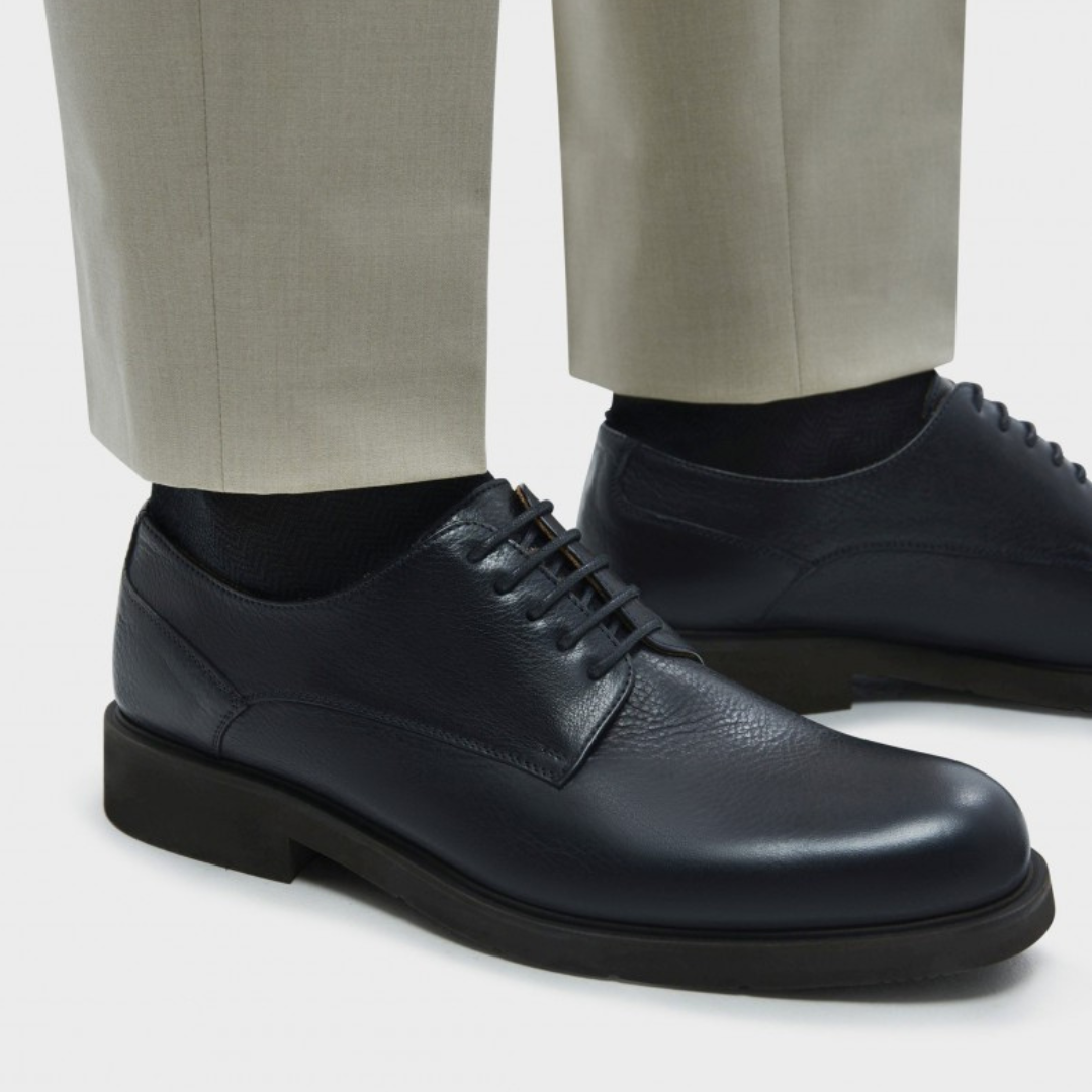 Sapatos de Couro com Sola Resistente e um Acabamento Elegante para Homen